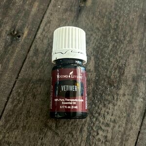 YOUNG LIVING VETIVER EO 5 ML NEW/SEALED BOTTLE BUNDLE2SAVE